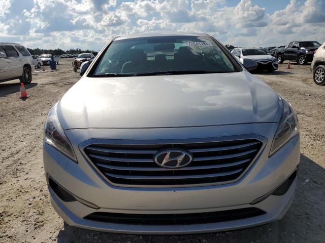 VIN 5NPE24AF6HH580881 2017 Hyundai Sonata, SE no.5