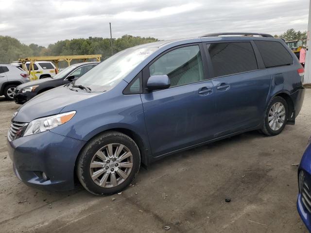 2013 TOYOTA SIENNA XLE 2013