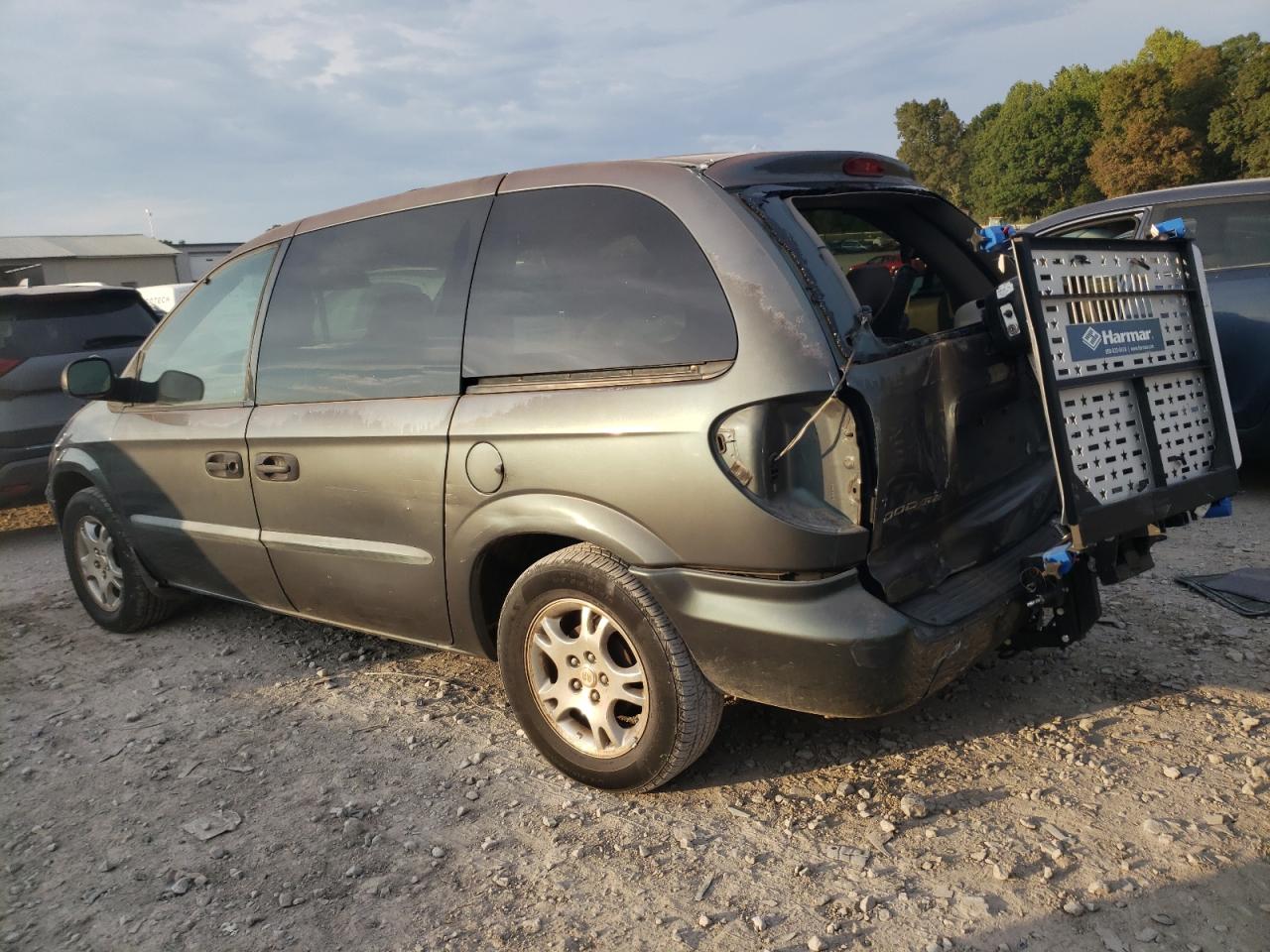 Lot #2972588910 2003 DODGE CARAVAN SE