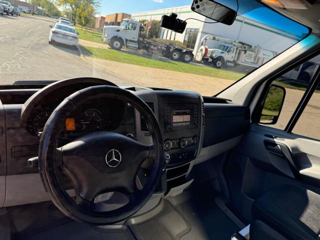 VIN WD3PE7CC9E5857498 2014 Mercedes-Benz Sprinter, ... no.9