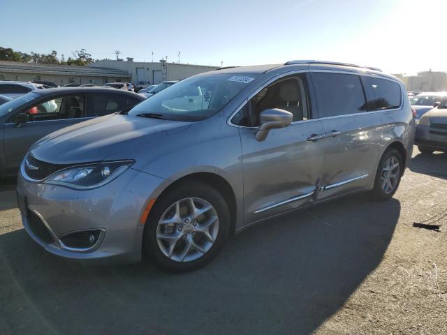 VIN 2C4RC1BG3JR270572 2018 Chrysler Pacifica, Touri... no.1