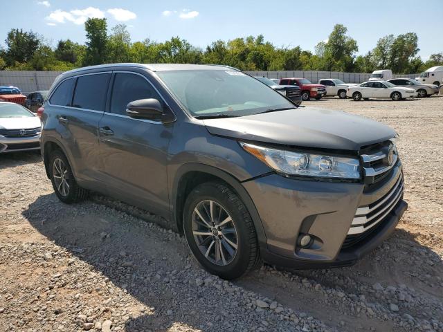 VIN 5TDKZRFH4JS539493 2018 Toyota Highlander, SE no.4