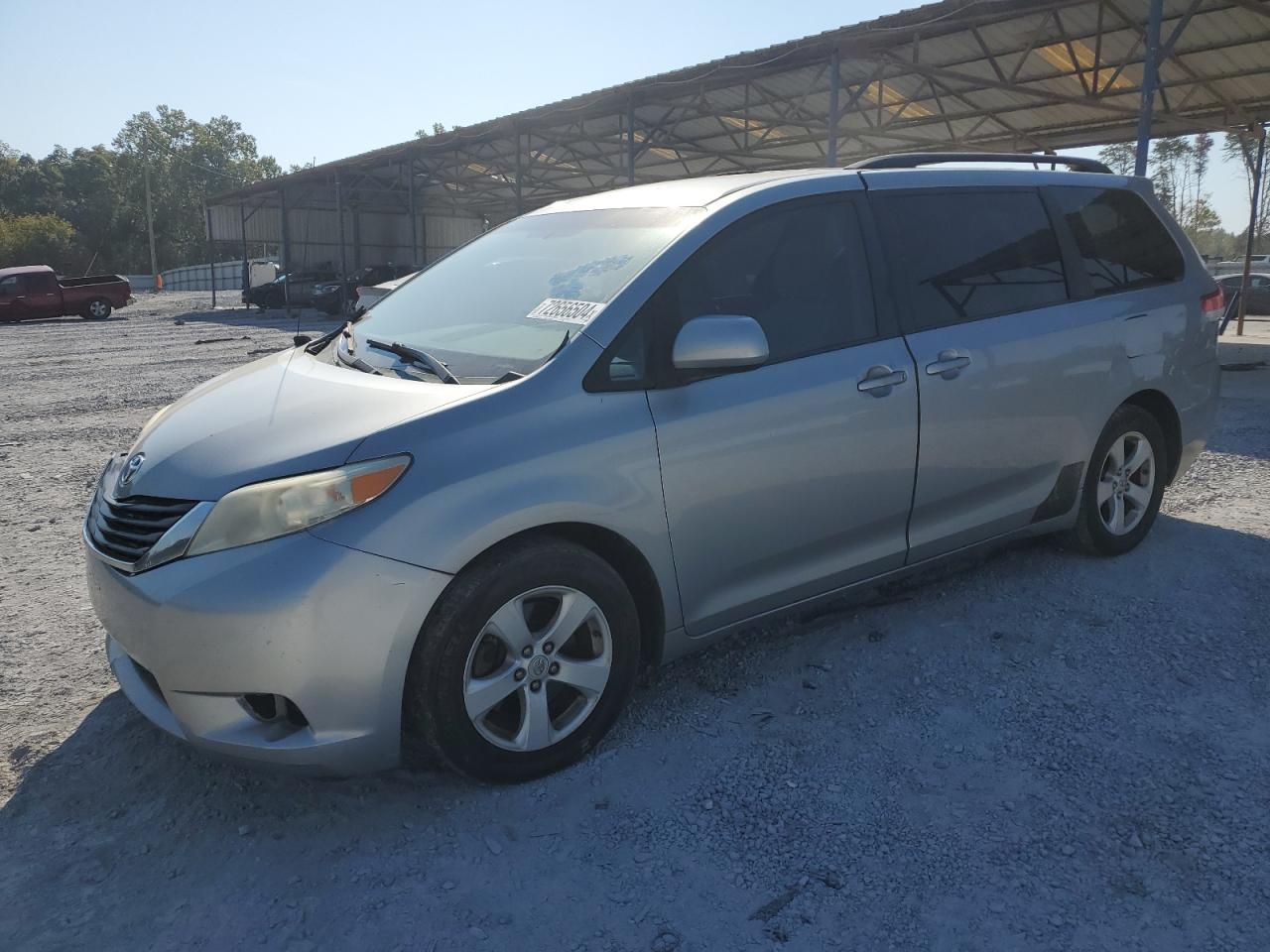 Toyota Sienna 2011 E grade