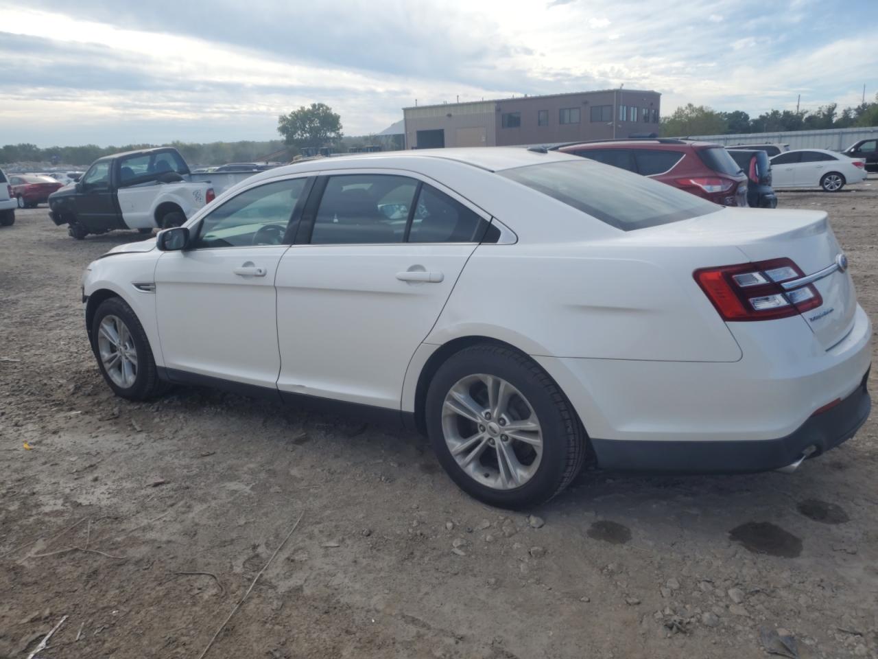 Lot #2877074112 2013 FORD TAURUS SEL