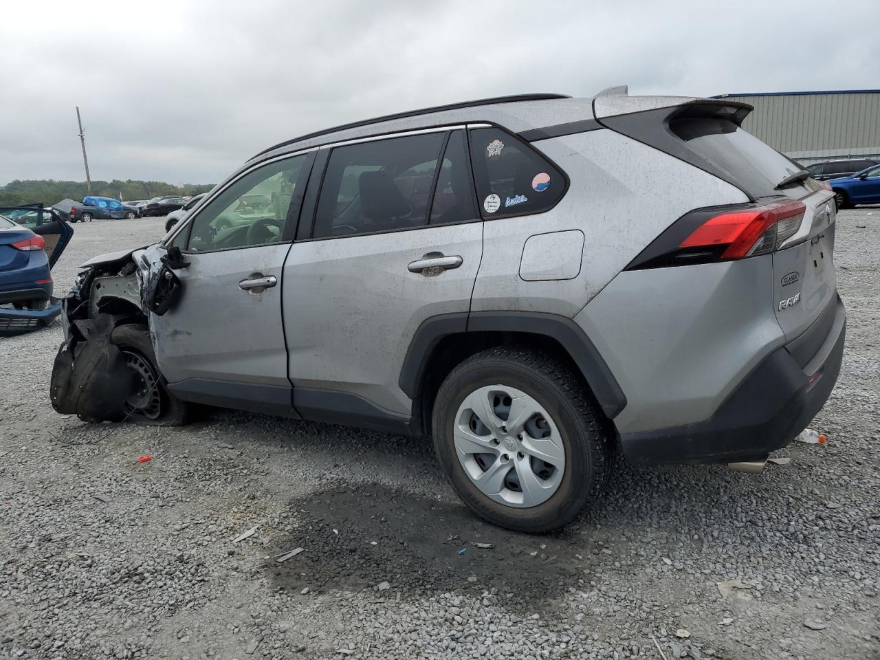 TOYOTA RAV4 LE 2019 silver  gas JTMF1RFV4KD027177 photo #3