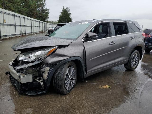 VIN 5TDJZRFH2JS814466 2018 Toyota Highlander, SE no.1