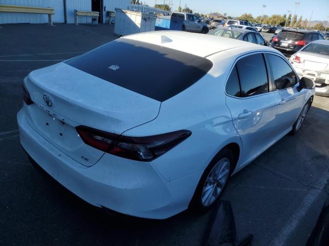 VIN 4T1C11AKXNU658033 2022 Toyota Camry, LE no.3