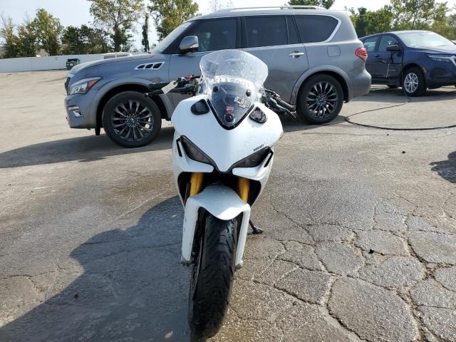 DUCATI SUPERSPORT 2023 white  gas ZDMVABDS7PB004429 photo #3