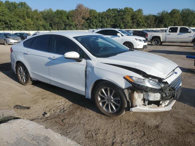 VIN 3FA6P0H73HR358945 2017 Ford Fusion, SE no.4