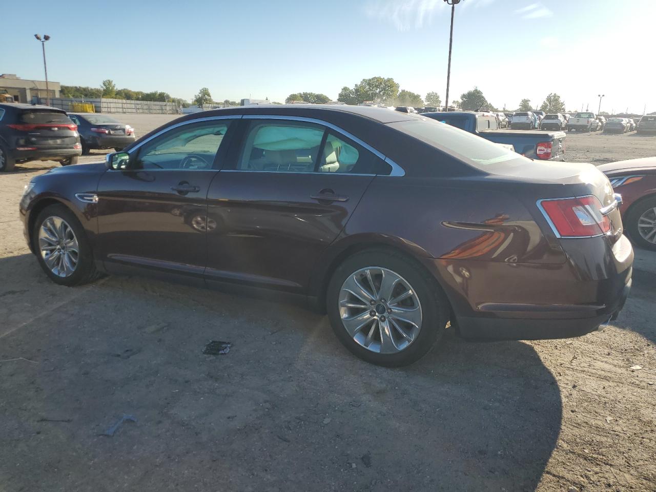 Lot #2972126156 2012 FORD TAURUS LIM