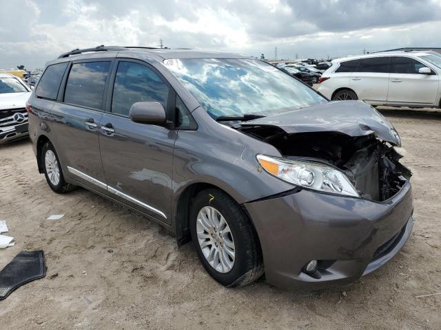 VIN 5TDYZ3DC3HS835310 2017 Toyota Sienna, Xle no.4