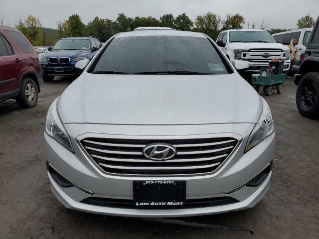 VIN 5NPE24AF3GH303314 2016 Hyundai Sonata, SE no.4