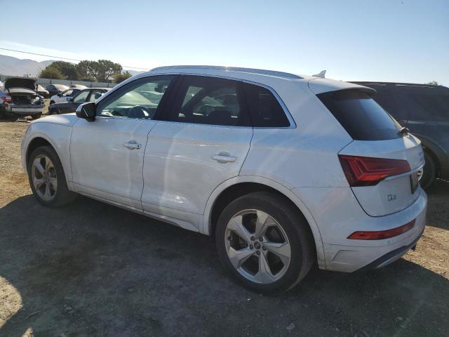 VIN WA1BAAFY1M2115946 2021 Audi Q5, Premium Plus no.2