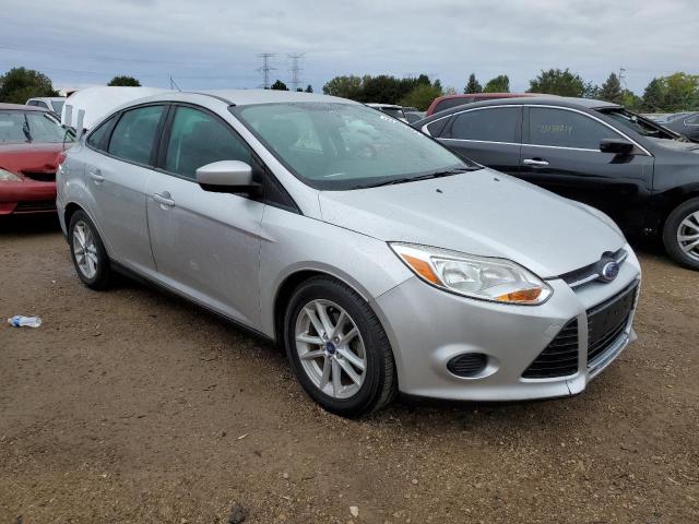 VIN 1FADP3F23JL316554 2018 Ford Focus, SE no.4