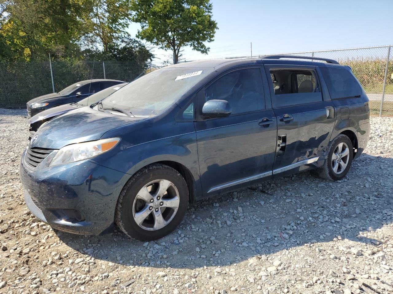 Toyota Sienna 2012 E grade