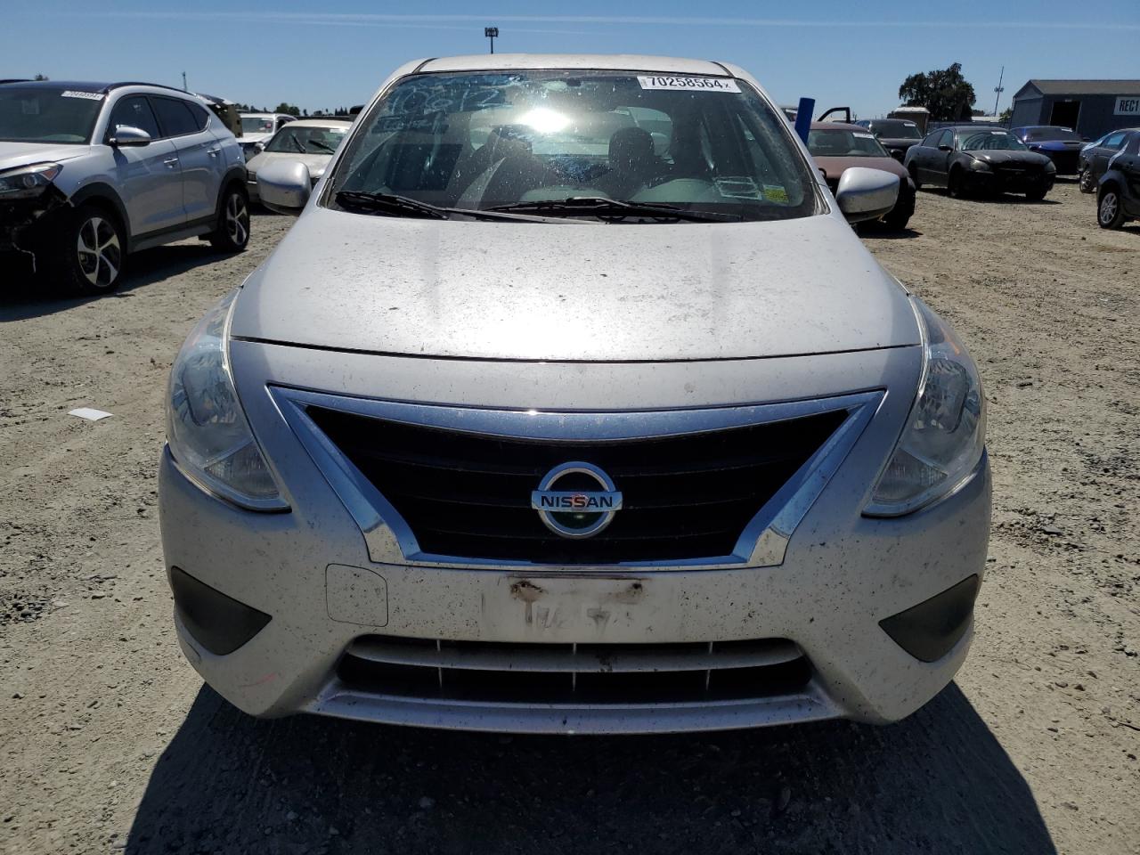 Lot #2890382244 2017 NISSAN VERSA S