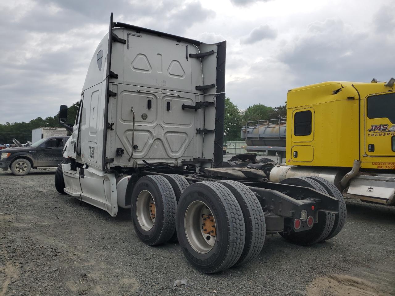 Lot #2902719275 2019 FREIGHTLINER CASCADIA 1