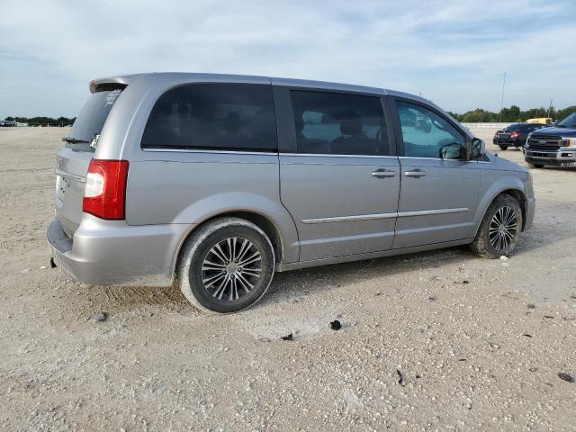 VIN 2C4RC1HGXER238411 2014 Chrysler Town and Countr... no.3