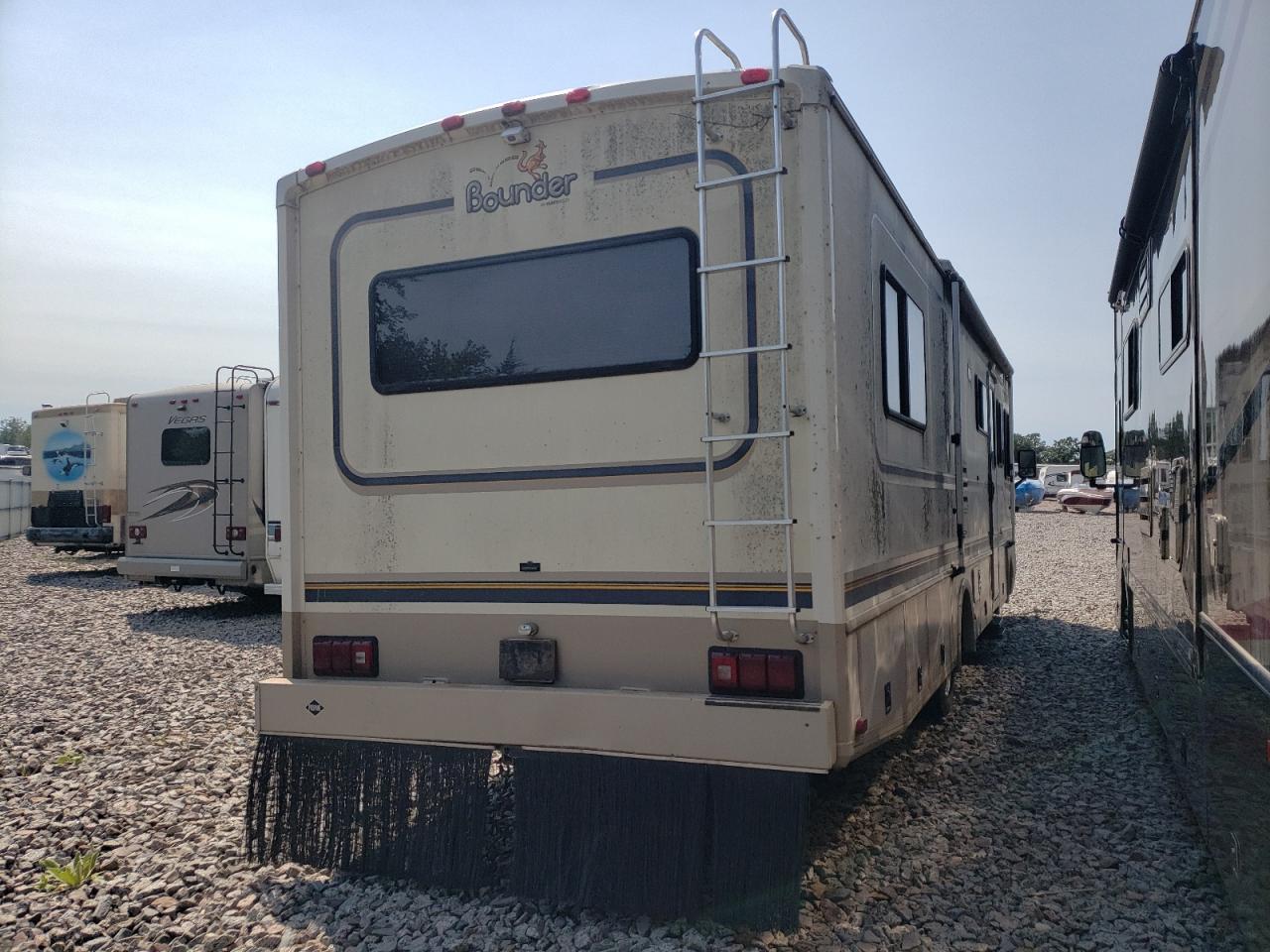 Lot #2806519849 1996 CHEVROLET P30