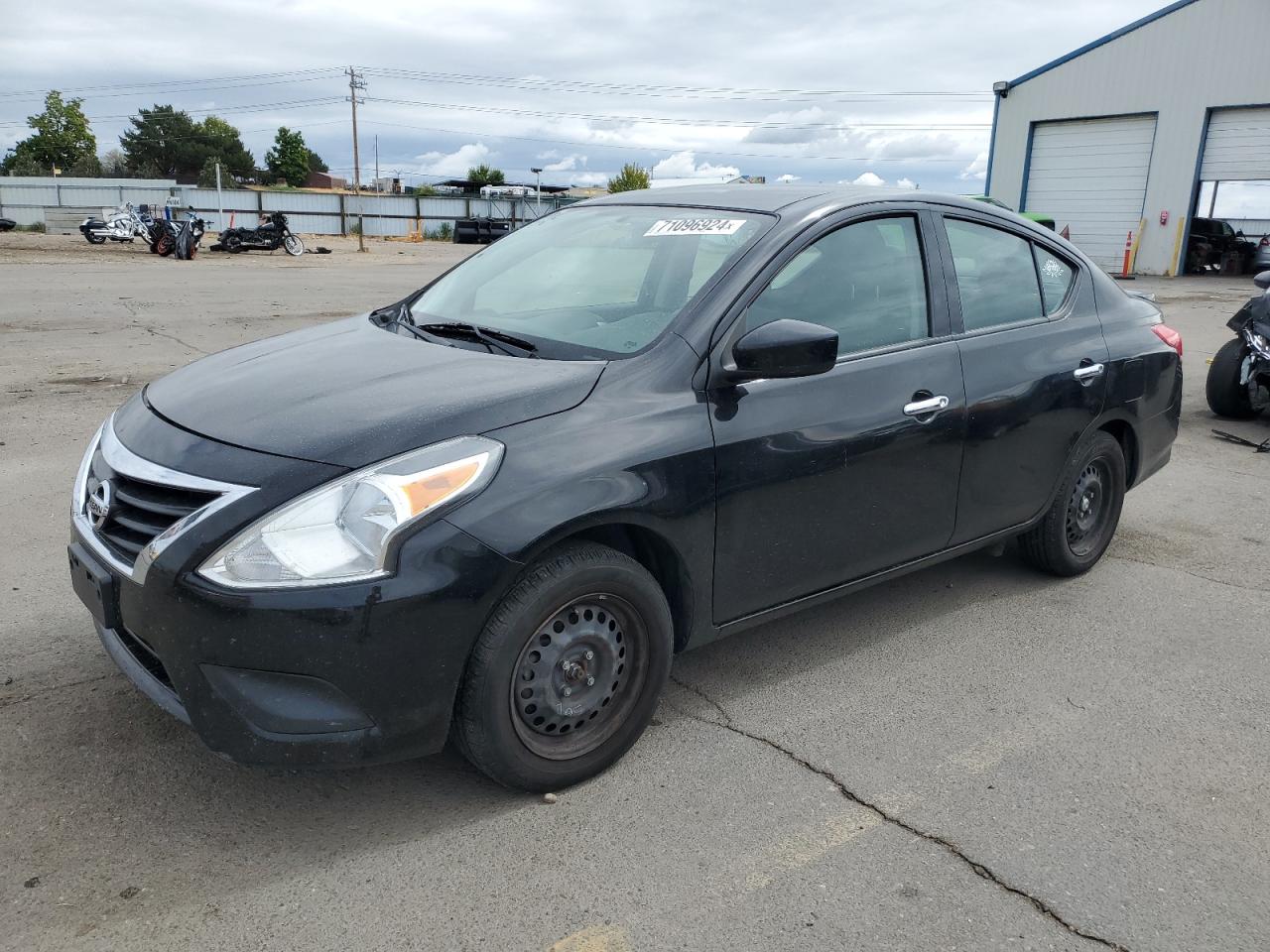 Lot #3024410585 2019 NISSAN VERSA S