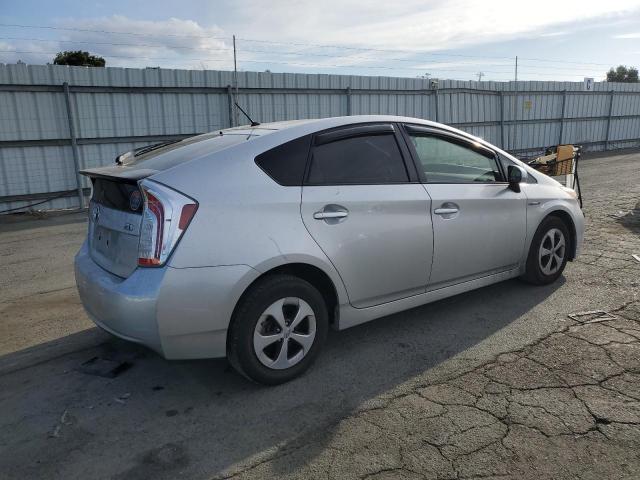 VIN JTDKN3DUXE0393912 2014 Toyota Prius no.3