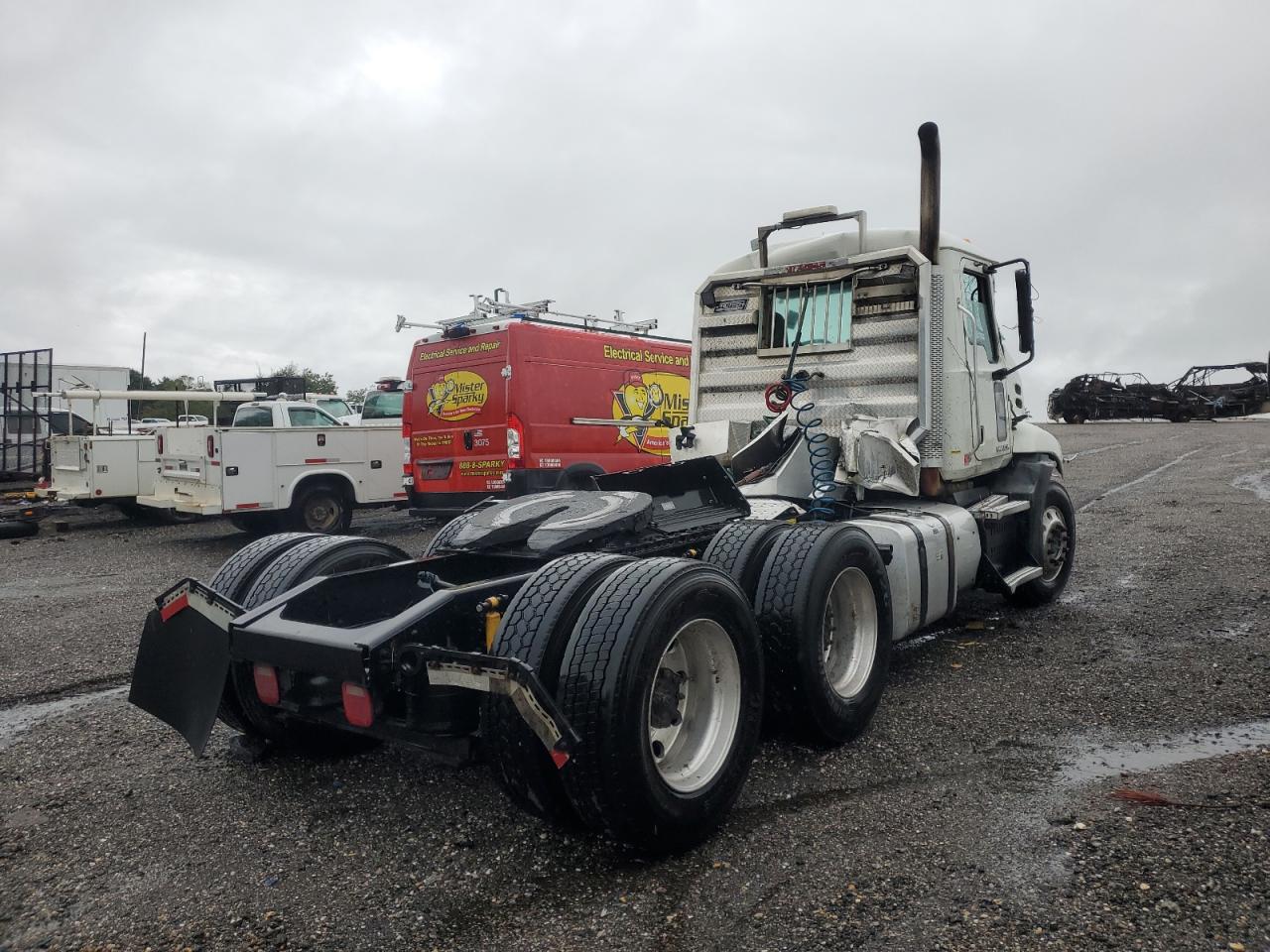 Lot #2921423492 2016 MACK 600 CXU600