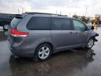 TOYOTA SIENNA LE снимка