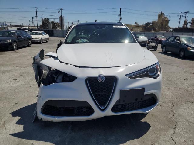 VIN ZASFAKBN7J7C00403 2018 Alfa Romeo Stelvio, TI no.5