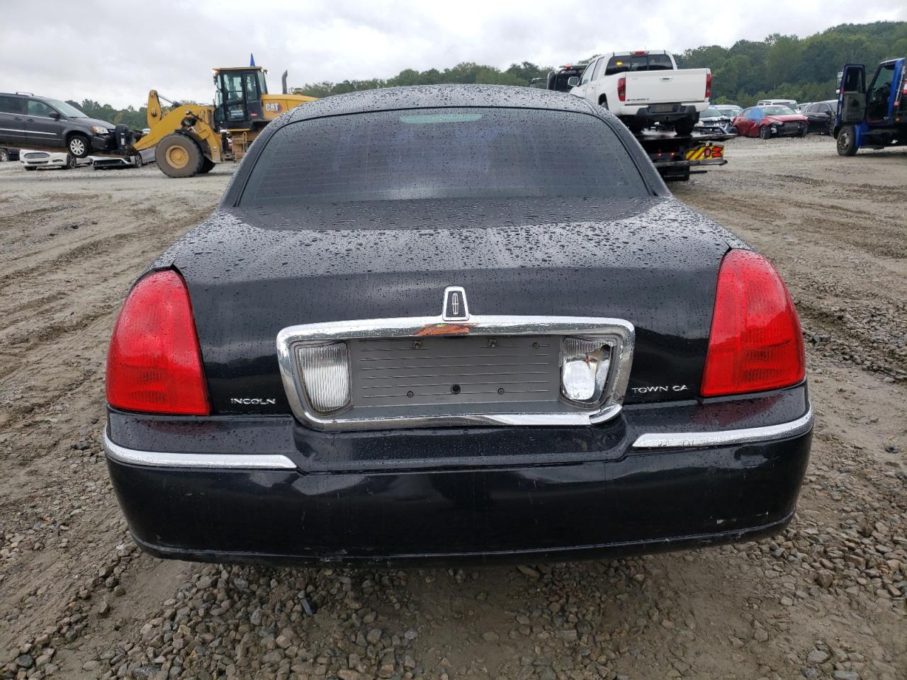 LINCOLN TOWN CAR SIGNATURE LIMITED