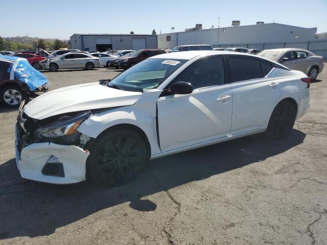 NISSAN ALTIMA SR 2019 white  gas 1N4BL4CV5KC109270 photo #1