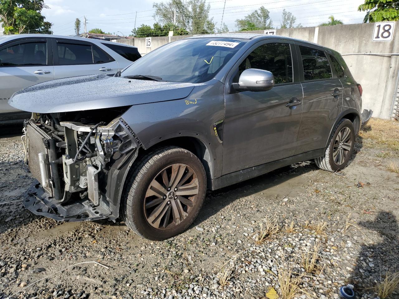 MITSUBISHI OUTLANDER ES