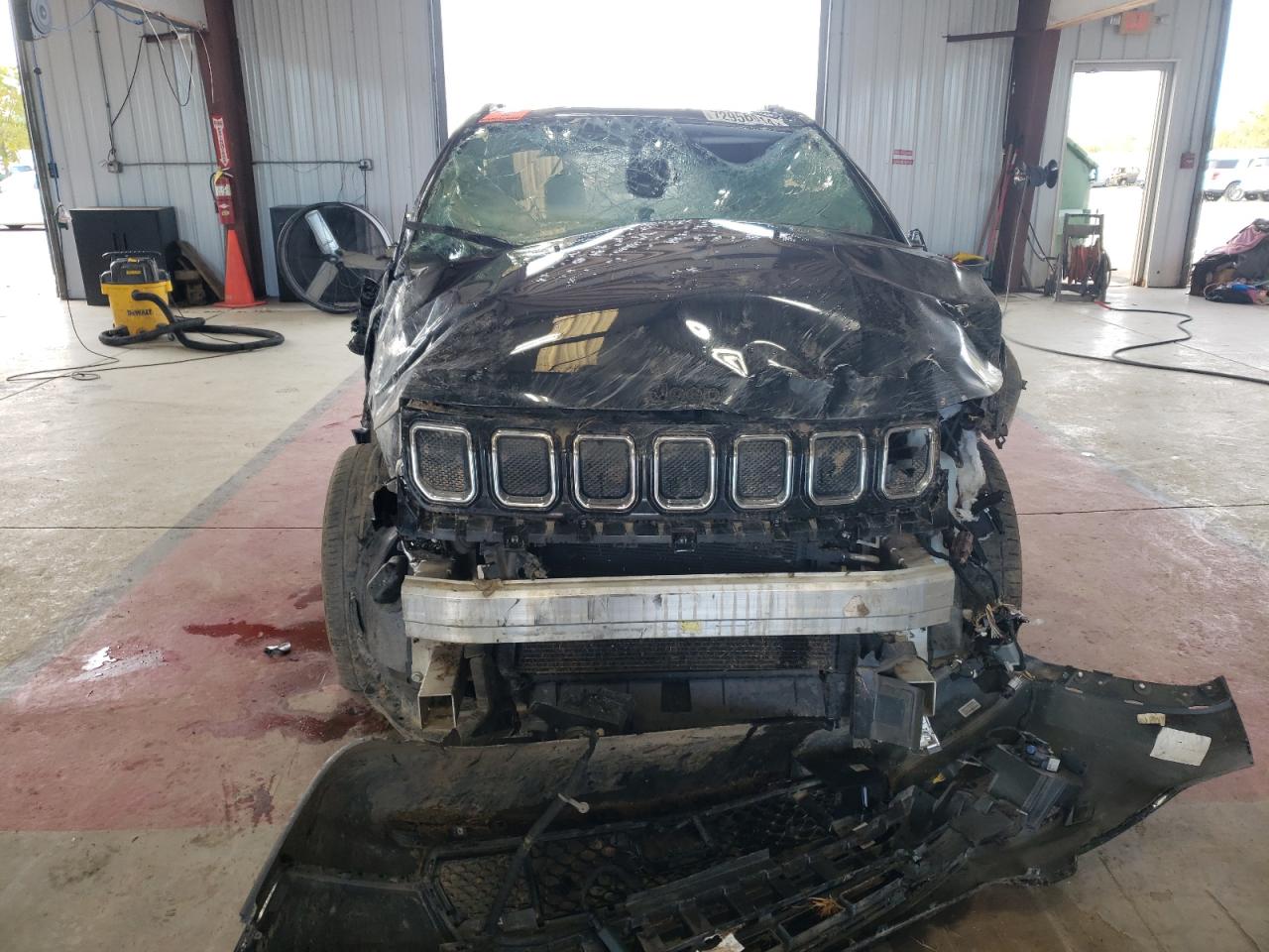 Lot #2943258946 2022 JEEP COMPASS LI