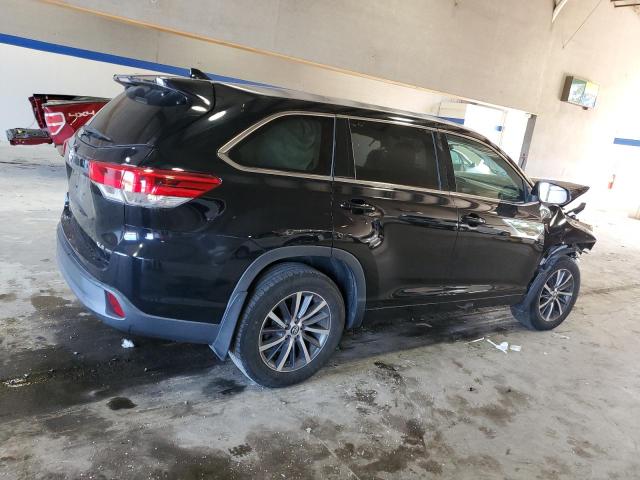 VIN 5TDJZRFH8HS456963 2017 Toyota Highlander, SE no.3