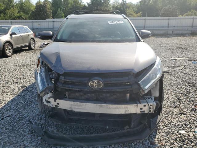 VIN 5TDJZRFH9JS866581 2018 Toyota Highlander, SE no.5