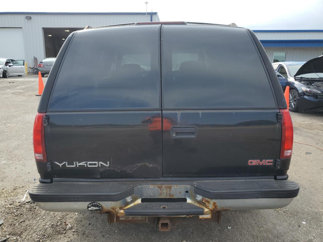 Lot #2838561875 1999 GMC YUKON