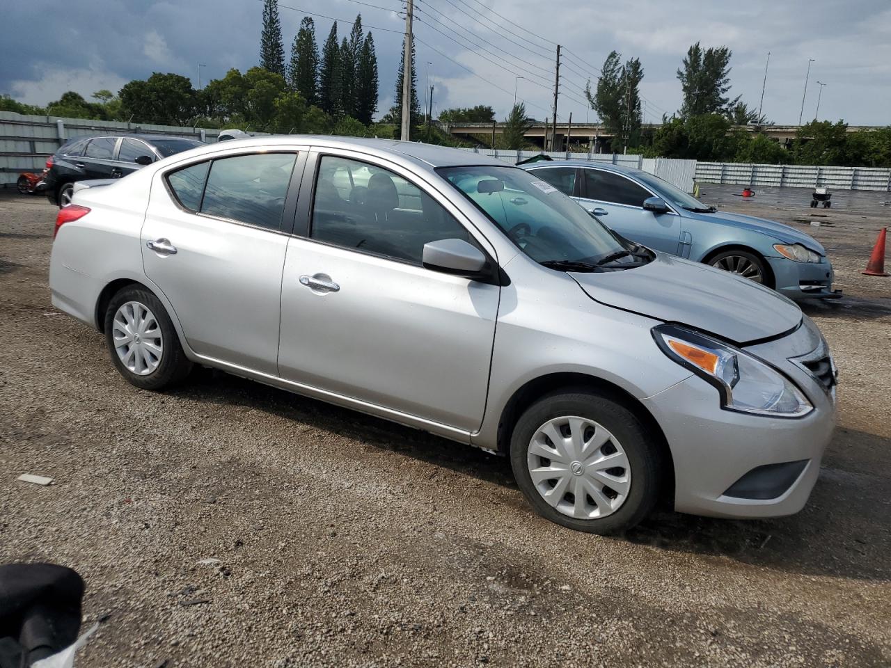 Lot #2894835837 2019 NISSAN VERSA S