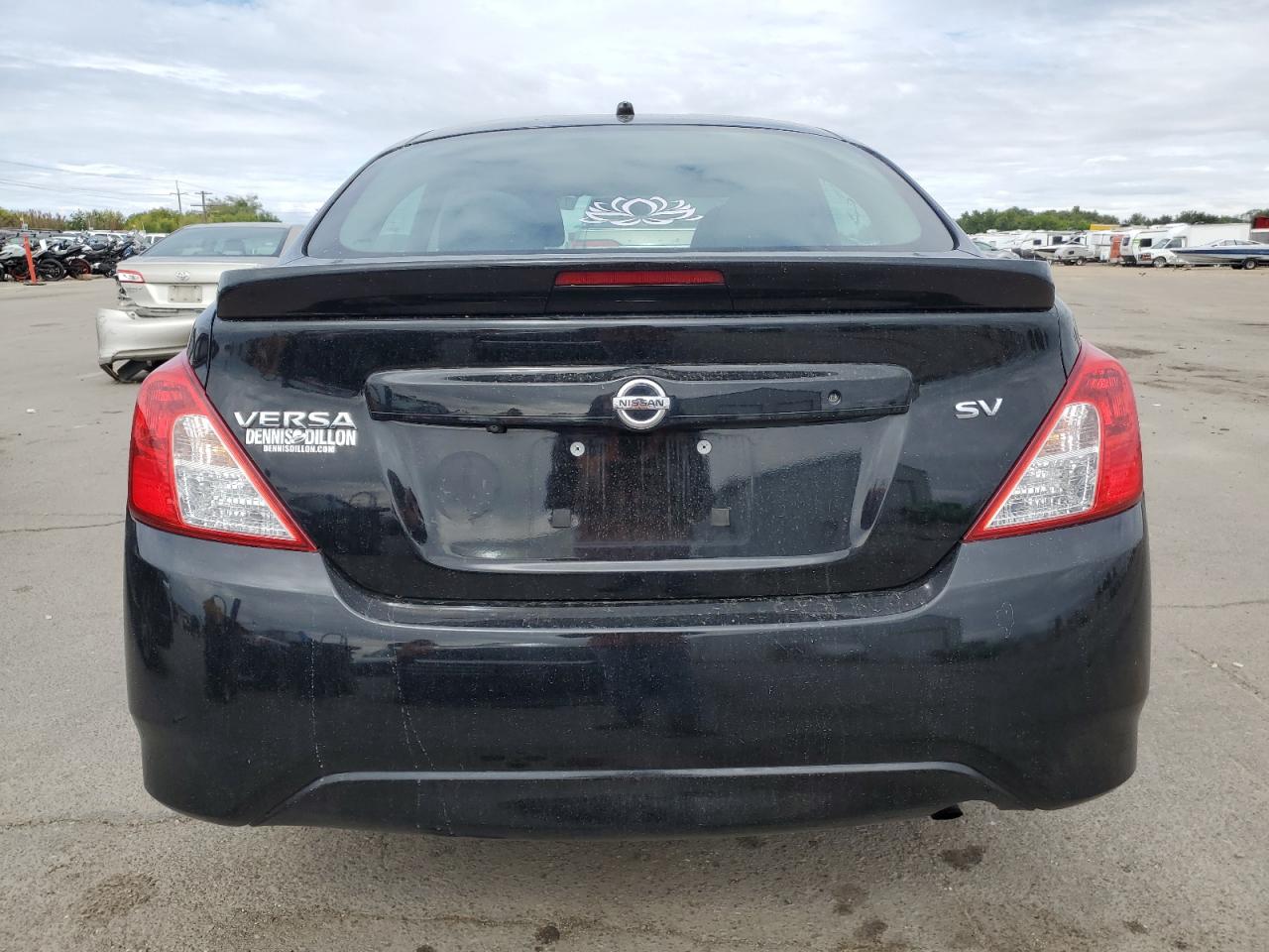 Lot #3024410585 2019 NISSAN VERSA S