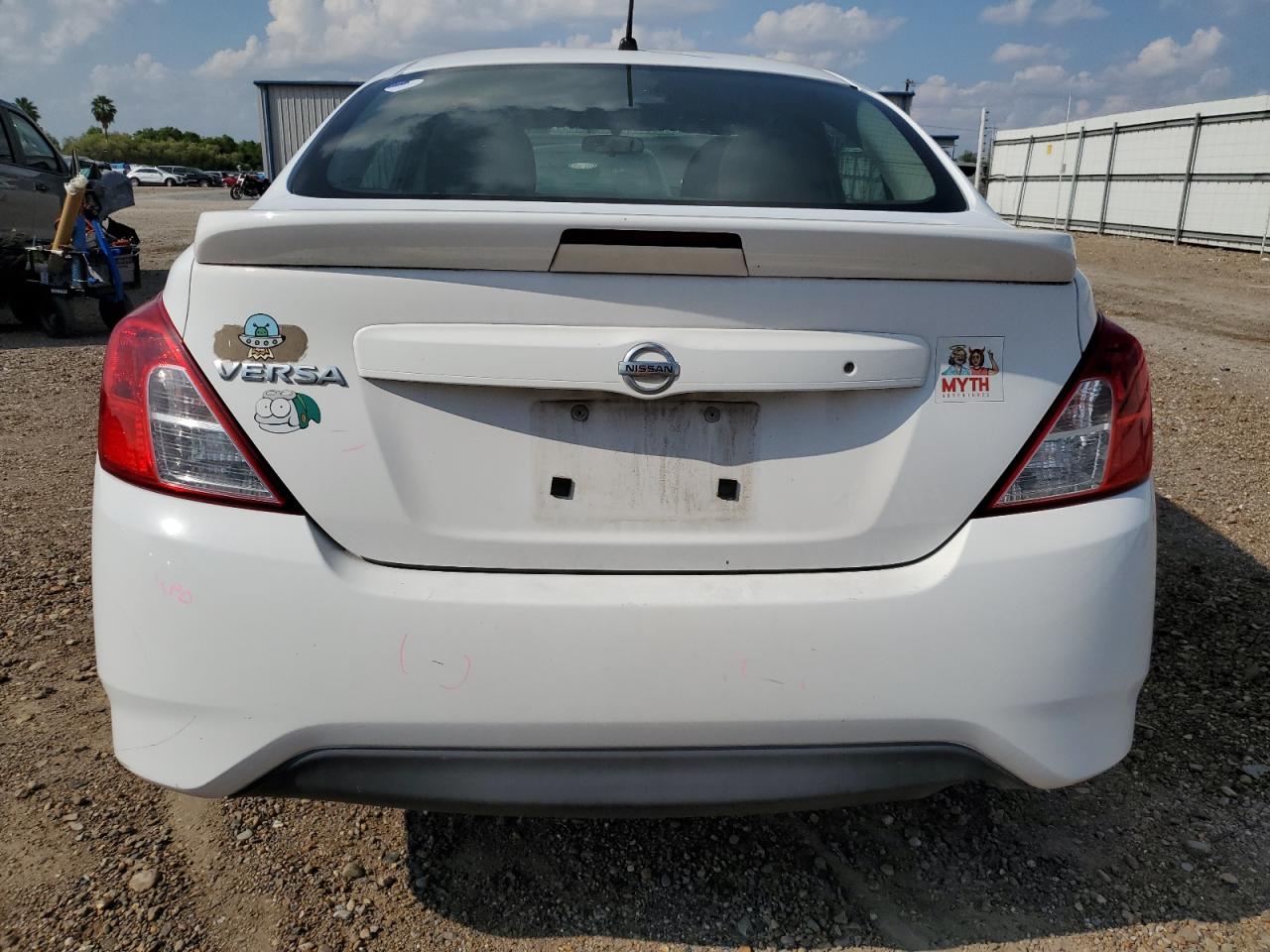 Lot #2909731331 2017 NISSAN VERSA S