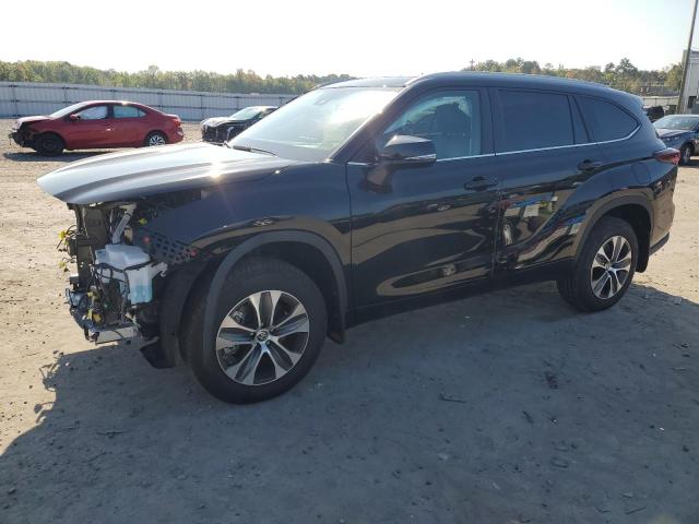 VIN 5TDKDRBH2RS570614 2024 Toyota Highlander, LE no.1