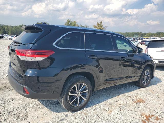 VIN 5TDKZRFH0JS542634 2018 Toyota Highlander, SE no.3