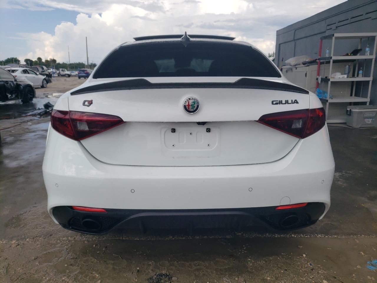 Lot #2974756165 2019 ALFA ROMEO GIULIA TI