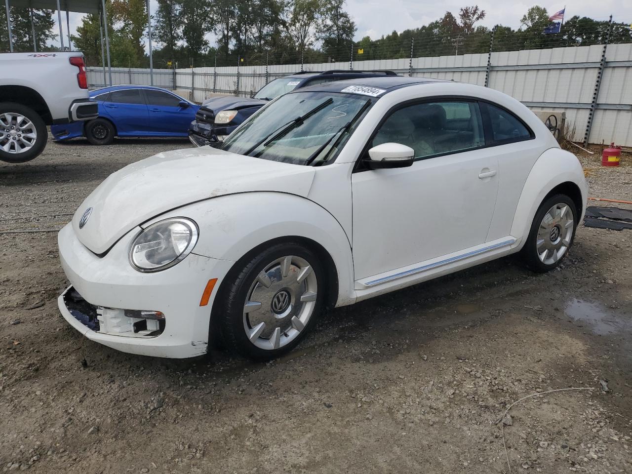 Lot #2909980077 2013 VOLKSWAGEN BEETLE