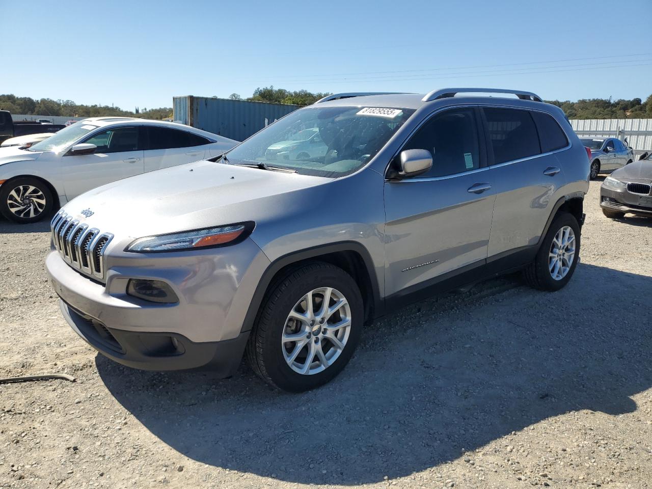 Salvage Jeep Grand Cherokee