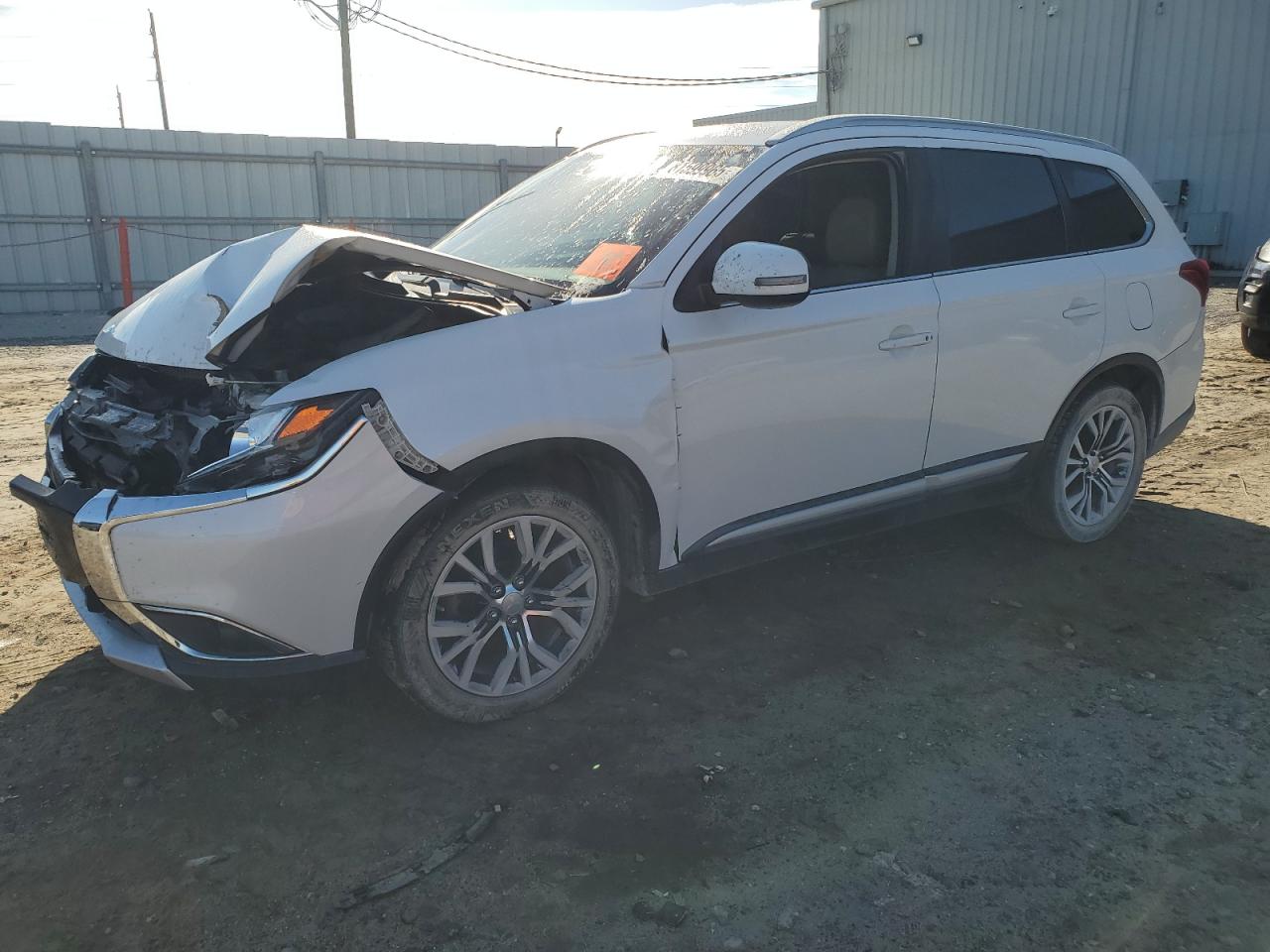 MITSUBISHI OUTLANDER SE