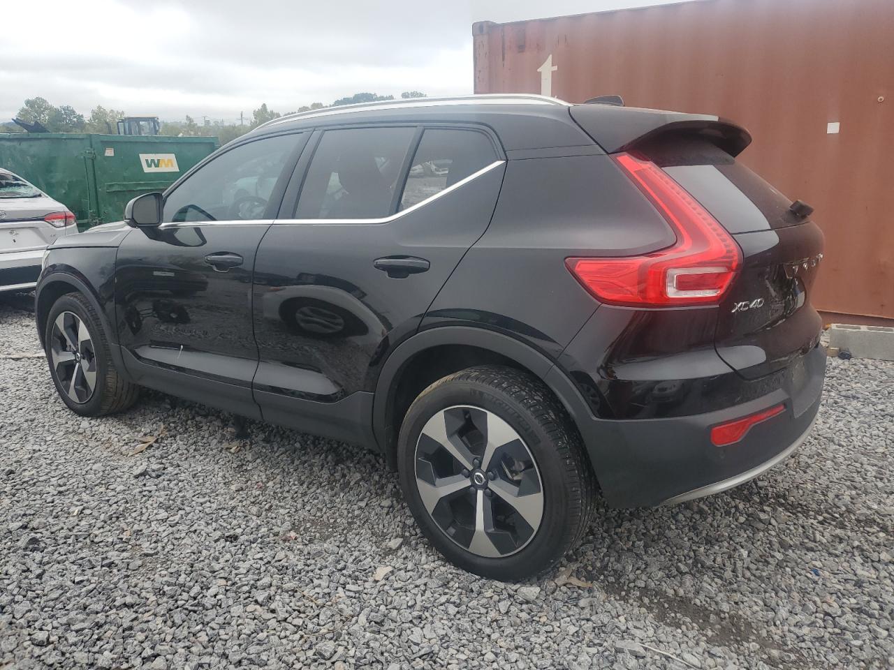 VOLVO XC40 PLUS