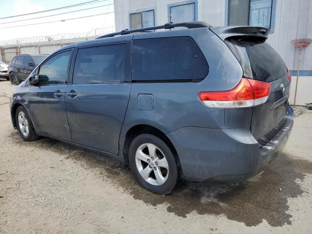TOYOTA SIENNA LE 2011 gray  gas 5TDKK3DC5BS047548 photo #3