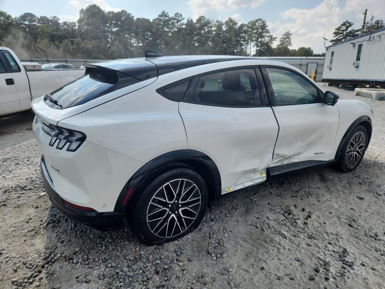 FORD MUSTANG PREMIUM