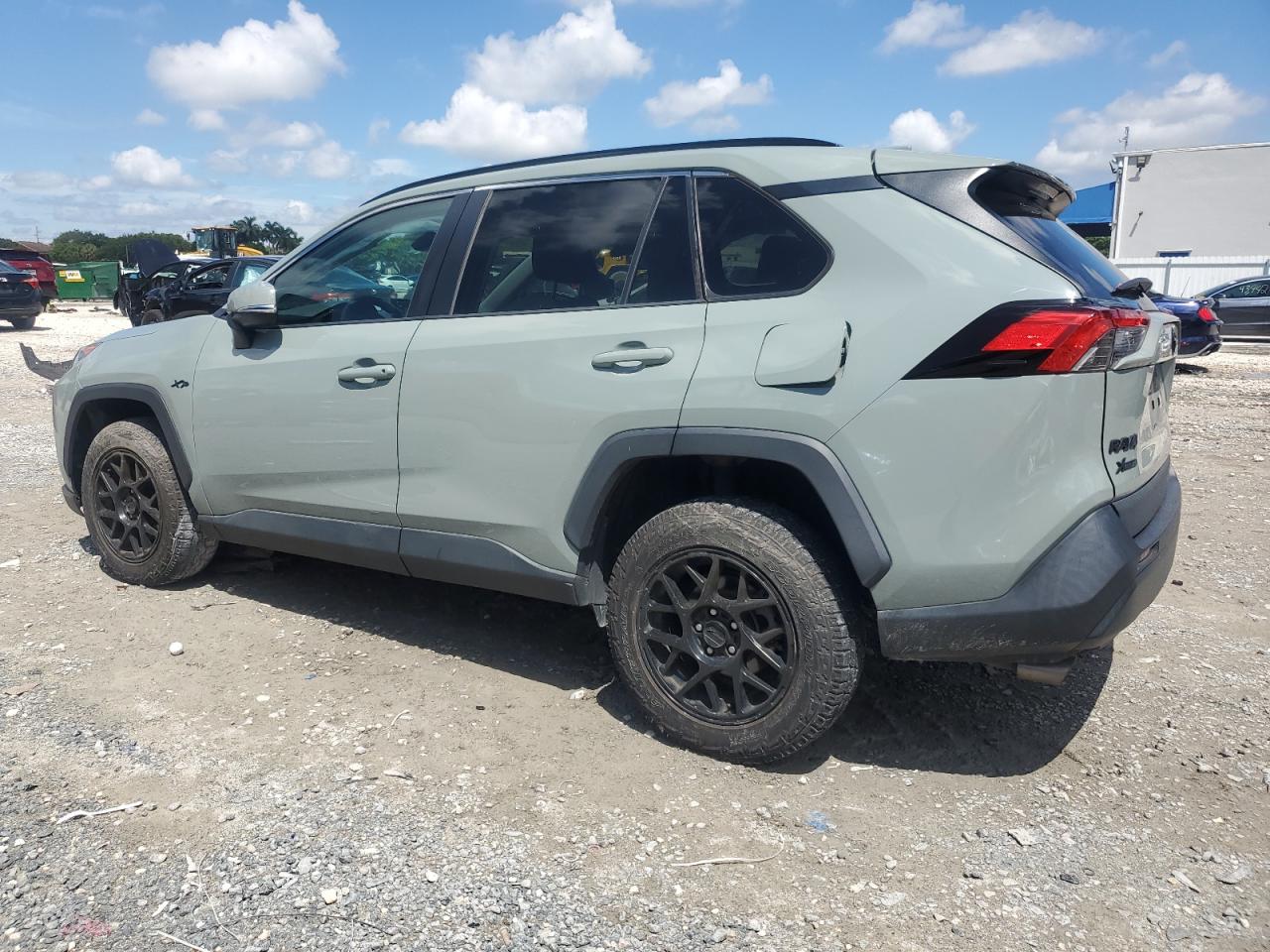 TOYOTA RAV4 XLE
