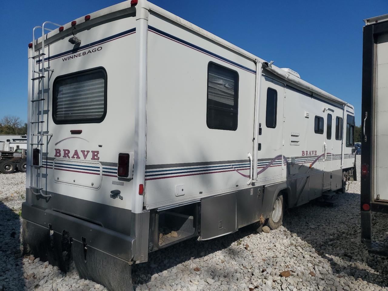 Lot #3298159294 2000 WINNEBAGO RV