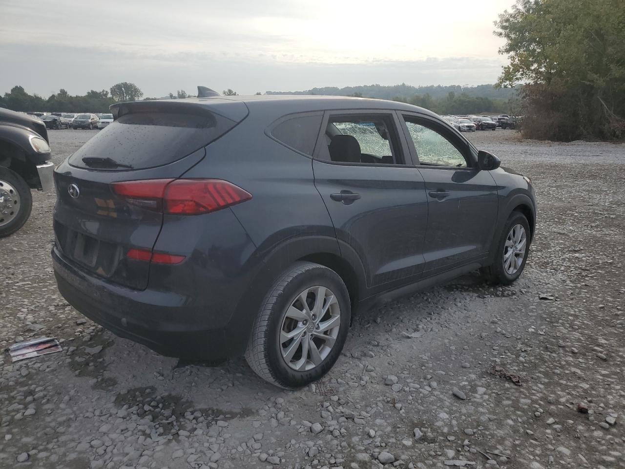 HYUNDAI TUCSON SE
